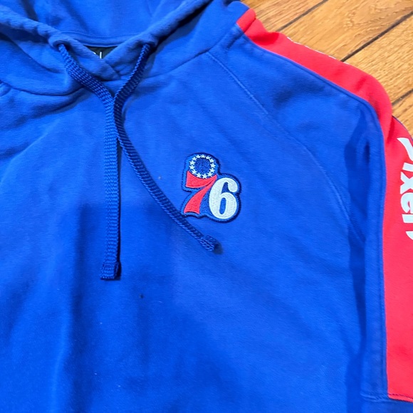 76's Hooded sweatshirt - Picture 3 of 7